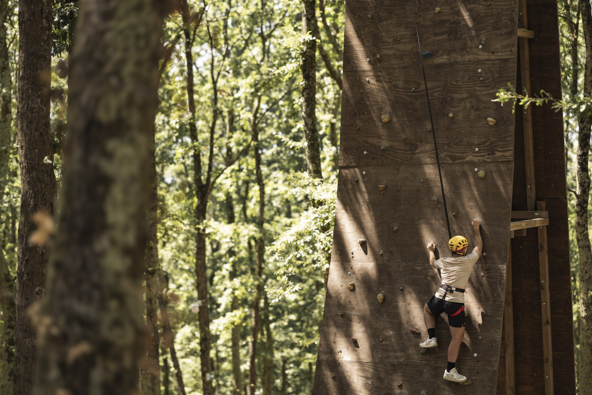 Discover our climbing wall in Tuscany for adults and children | Castelfalfi Adventure Park